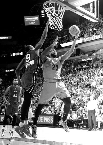 Foto in bianco e nero per la sfida, all&#39;American Airlines Arena, tra Miami Heat e Cleveland Cavaliers. (Nbae/Getty Images)